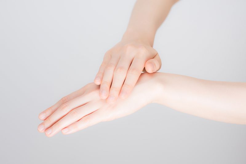 chăm sóc da tay với nguyên liệu tại nhà